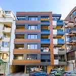 Two-bedroom With Free Private Parking And 6min To Center * Płowdiw