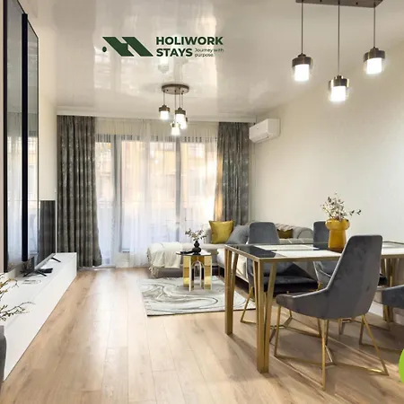 아파트 Two-bedroom With Free Private Parking And 6min To Center *