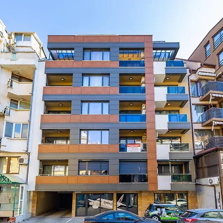 Two-bedroom With Free Private Parking And 6min To Center * 普罗夫迪夫