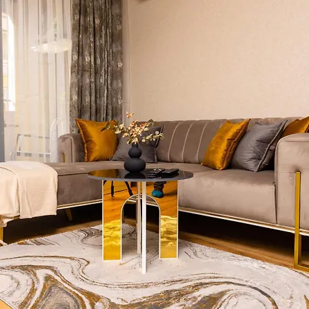Two-bedroom With Free Parking And 6min To Center Apartment